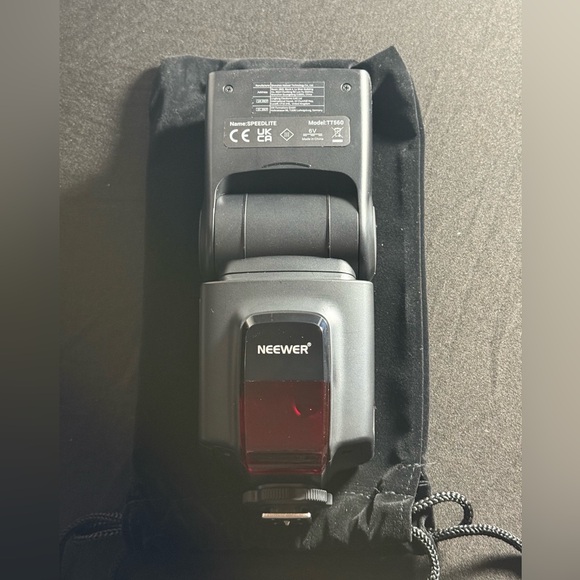 NEEWER TT560 Flash Speedlite - Picture 1 of 5